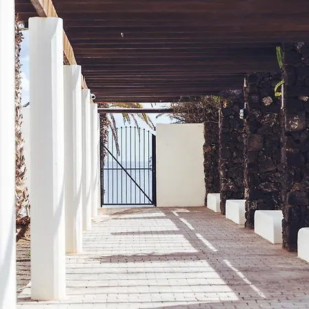 Marias - Playa Roca * Costa Teguise